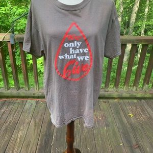 Blood donor tee size large. Gray.